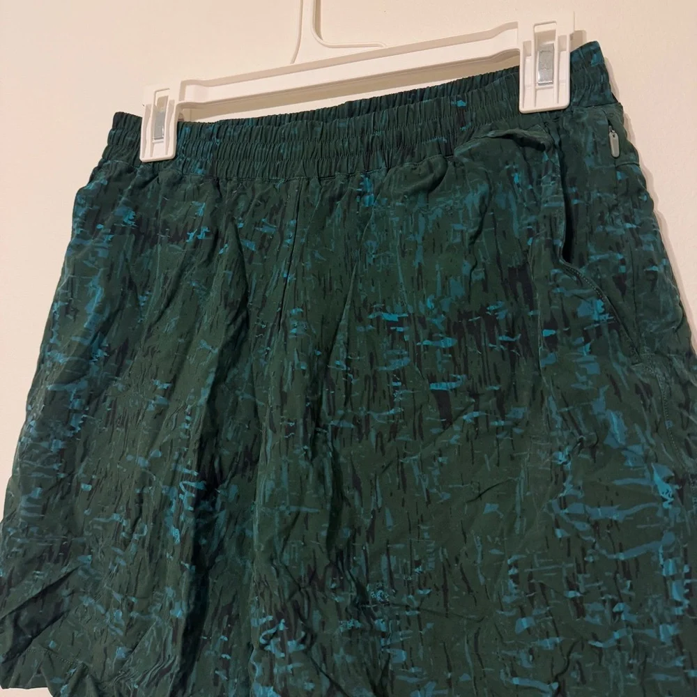 Outdoor Voices Rec Anytime Shorts Size Small Men’s Hunter Green Print